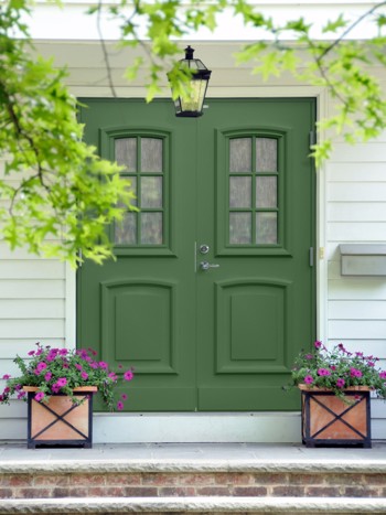 Grön dubbeldörr från Diplomat dörrar