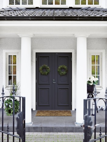 Grå dörr från Diplomat dörrar